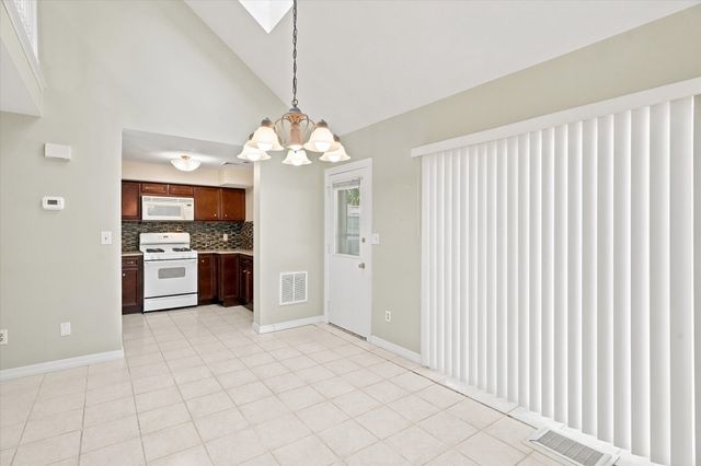 59 Holyoke 3, Lynn, MA 01905