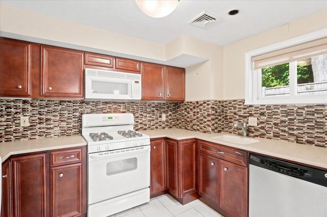 59 Holyoke 3, Lynn, MA 01905