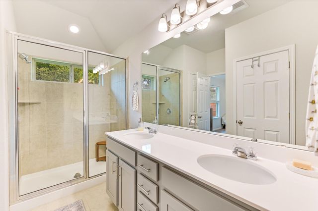 132 Walkup LN, Leander, TX 78641