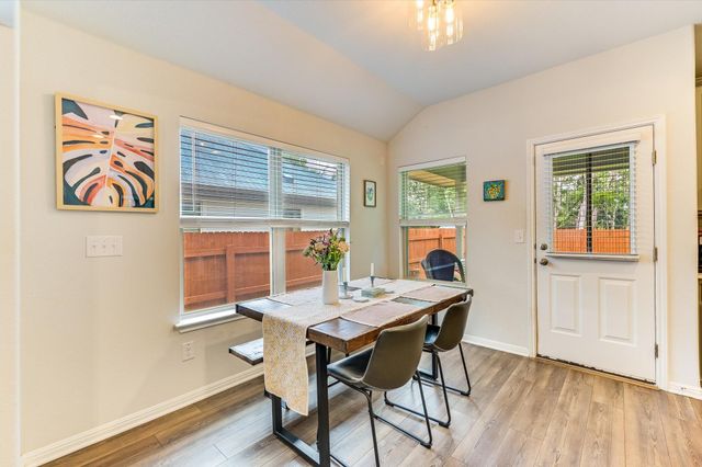 132 Walkup LN, Leander, TX 78641