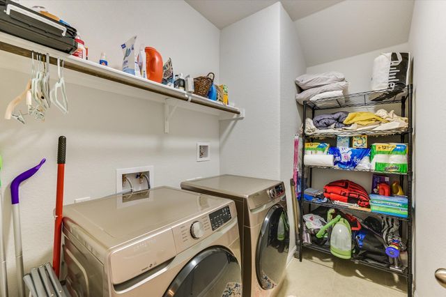 132 Walkup LN, Leander, TX 78641