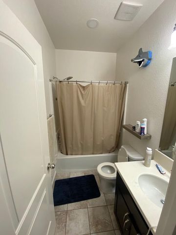 1878 Plumas Drive, Lathrop, CA 95330