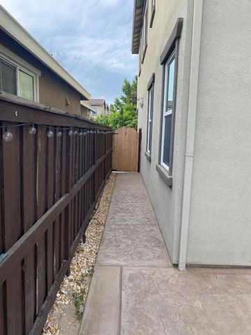 1878 Plumas Drive, Lathrop, CA 95330