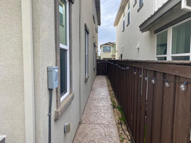 1878 Plumas Drive, Lathrop, CA 95330