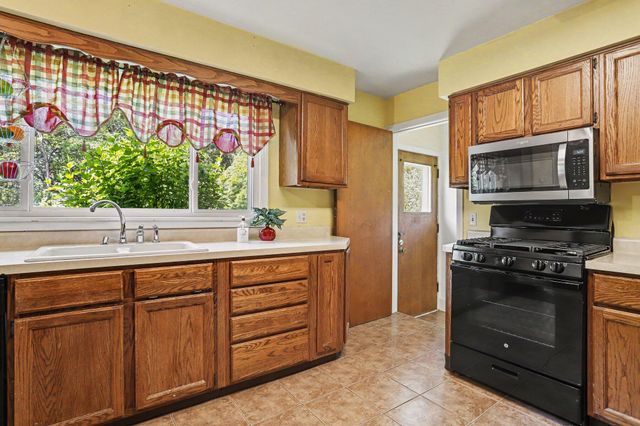 1835 Banbury Road, Kalamazoo, MI 49001