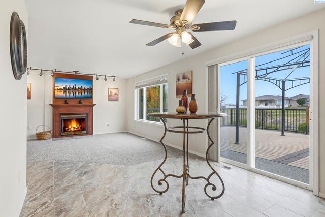 2843 Troon Ct, Richland, WA 99354