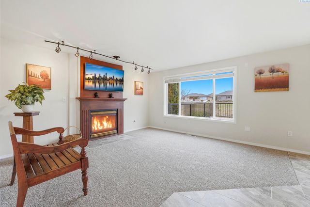 2843 Troon Ct, Richland, WA 99354