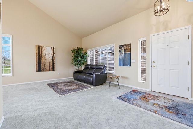 2843 Troon Ct, Richland, WA 99354