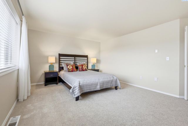 2843 Troon Ct, Richland, WA 99354