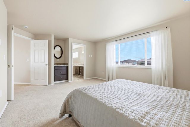 2843 Troon Ct, Richland, WA 99354