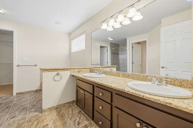 2843 Troon Ct, Richland, WA 99354