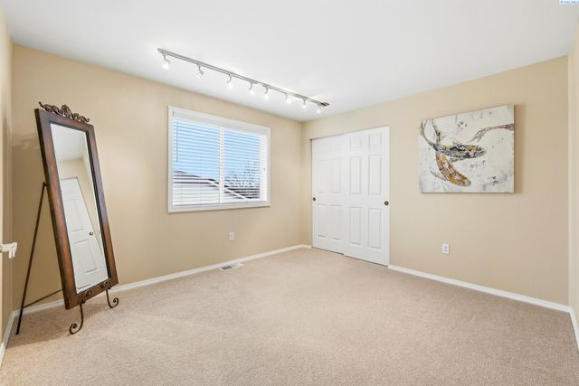 2843 Troon Ct, Richland, WA 99354