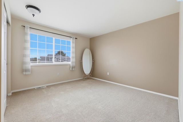 2843 Troon Ct, Richland, WA 99354