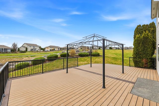 2843 Troon Ct, Richland, WA 99354