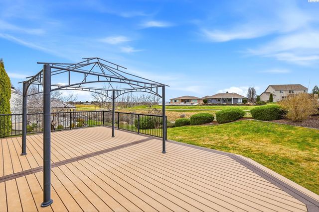 2843 Troon Ct, Richland, WA 99354