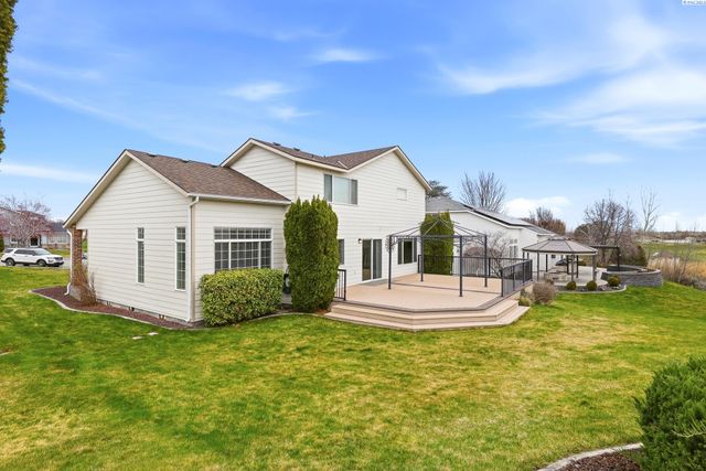 2843 Troon Ct, Richland, WA 99354