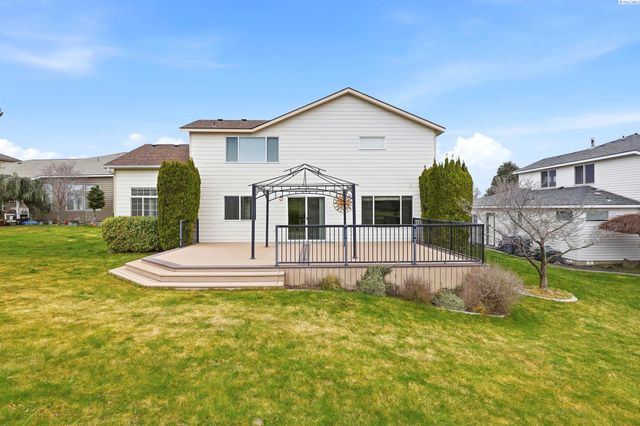 2843 Troon Ct, Richland, WA 99354