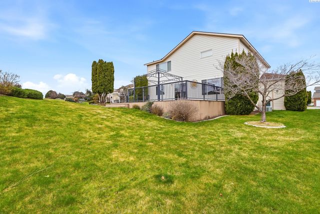 2843 Troon Ct, Richland, WA 99354