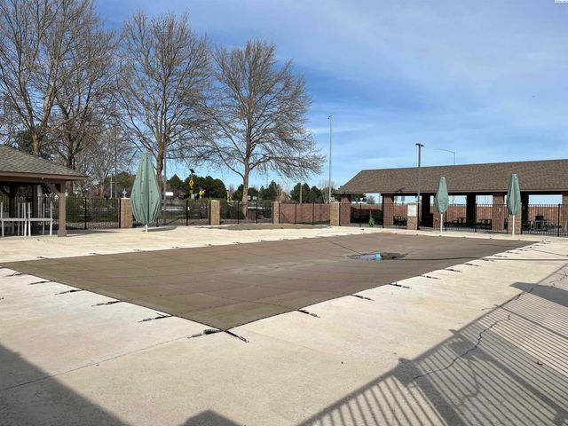 2843 Troon Ct, Richland, WA 99354