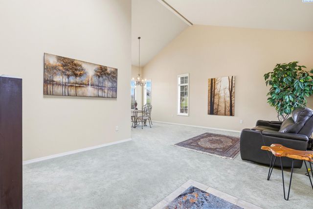 2843 Troon Ct, Richland, WA 99354