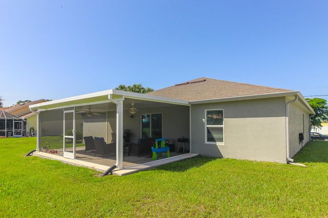 2033 SW Leafy Road, Port St. Lucie, FL 34953