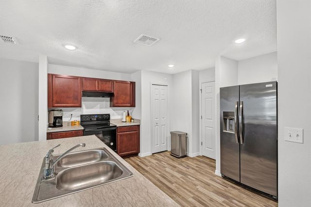 2033 SW Leafy Road, Port St. Lucie, FL 34953