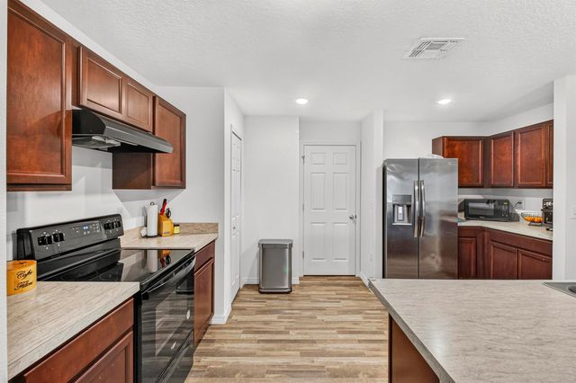 2033 SW Leafy Road, Port St. Lucie, FL 34953