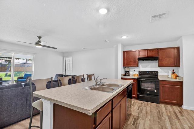 2033 SW Leafy Road, Port St. Lucie, FL 34953