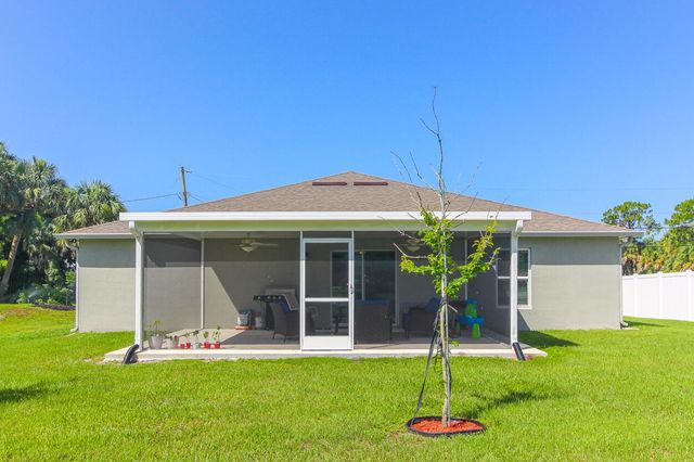 2033 SW Leafy Road, Port St. Lucie, FL 34953
