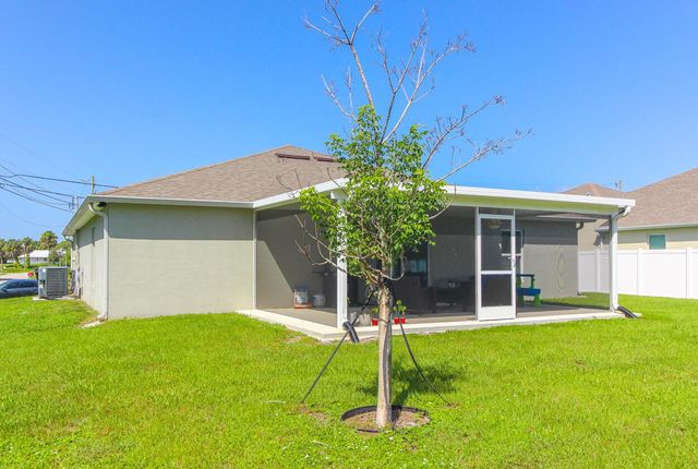 2033 SW Leafy Road, Port St. Lucie, FL 34953