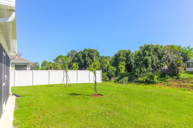 2033 SW Leafy Road, Port St. Lucie, FL 34953
