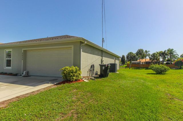 2033 SW Leafy Road, Port St. Lucie, FL 34953