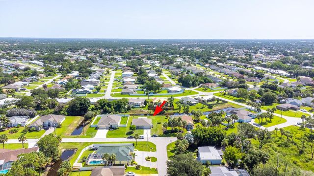 2033 SW Leafy Road, Port St. Lucie, FL 34953