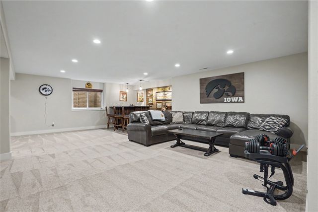 733 Raleigh Lane, Marion, IA 52302
