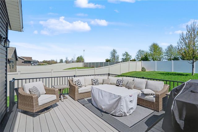 733 Raleigh Lane, Marion, IA 52302