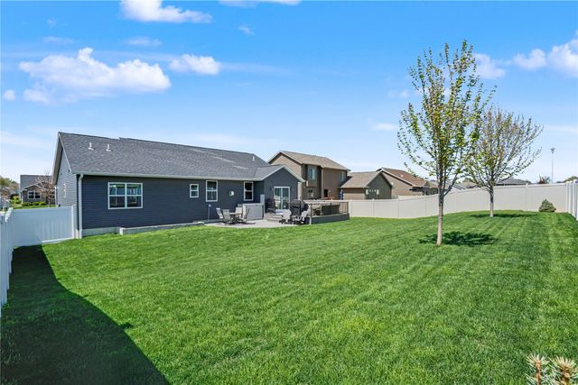 733 Raleigh Lane, Marion, IA 52302