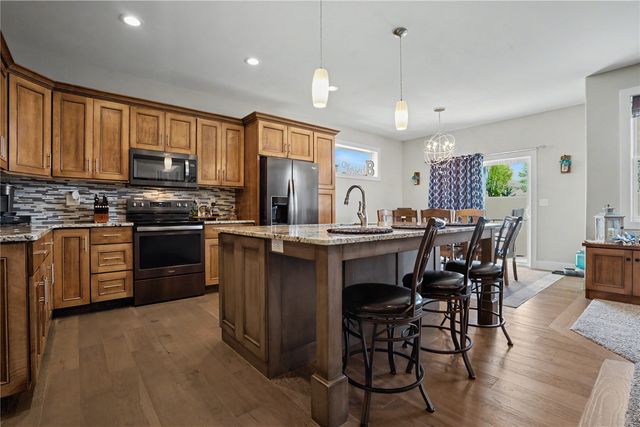 733 Raleigh Lane, Marion, IA 52302