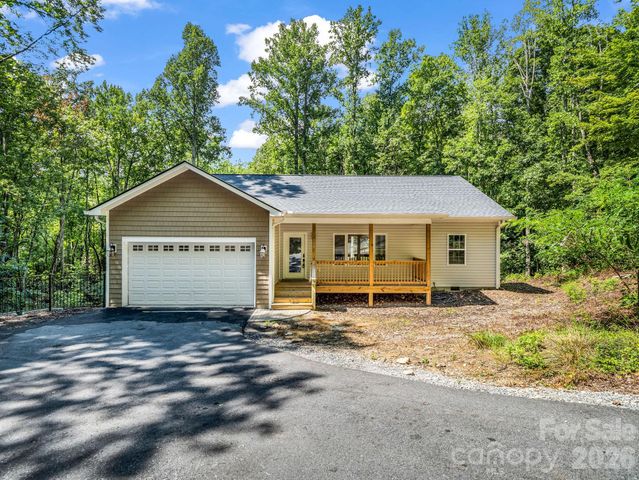 180 Ridgeview Drive, Hendersonville, NC 28792