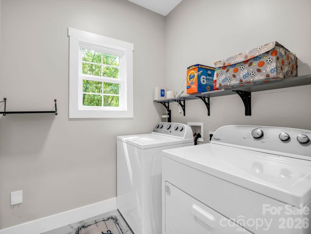 180 Ridgeview Drive, Hendersonville, NC 28792