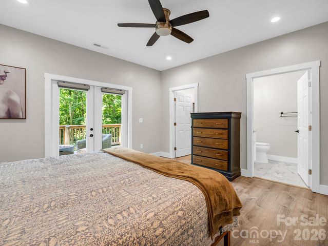 180 Ridgeview Drive, Hendersonville, NC 28792