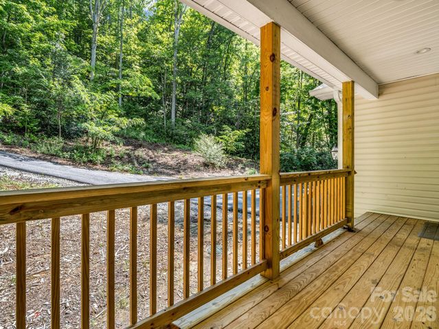 180 Ridgeview Drive, Hendersonville, NC 28792