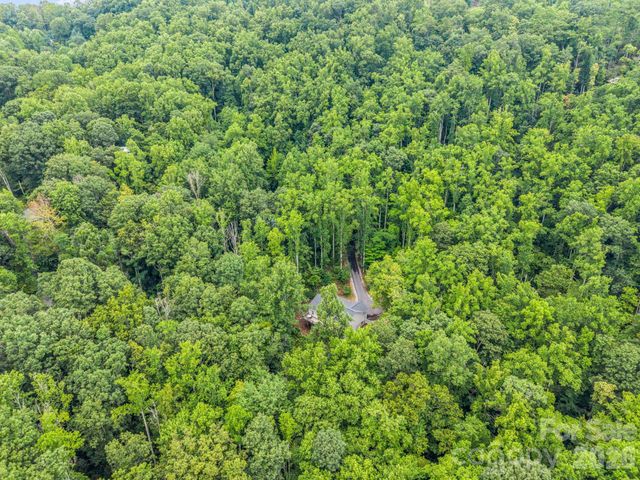 180 Ridgeview Drive, Hendersonville, NC 28792