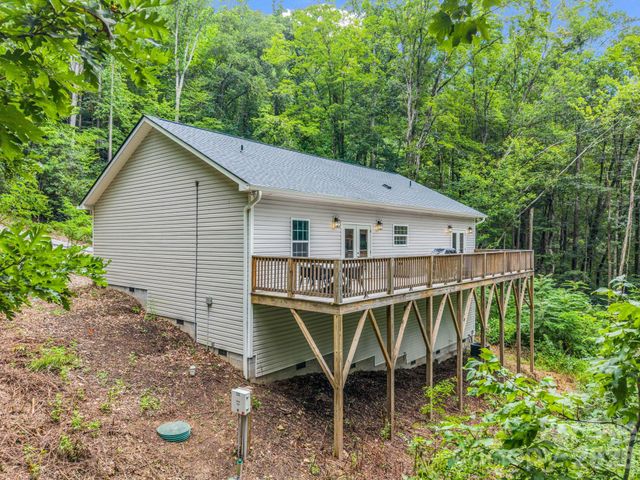 180 Ridgeview Drive, Hendersonville, NC 28792