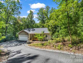 180 Ridgeview Drive, Hendersonville, NC 28792