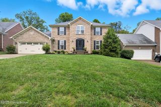 4110 Woods View Pl, Louisville, KY 40245