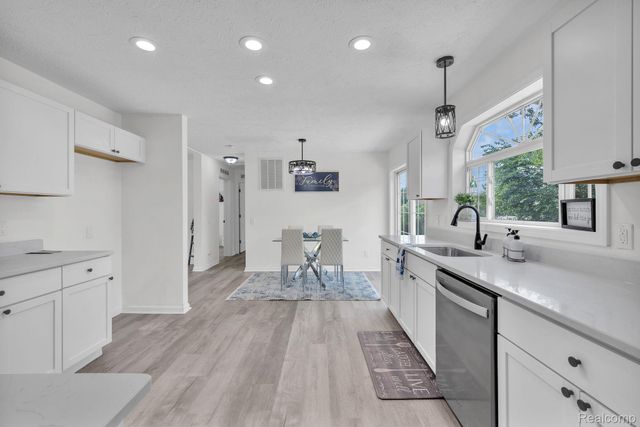 1119 Lathers Street, Garden City, MI 48135