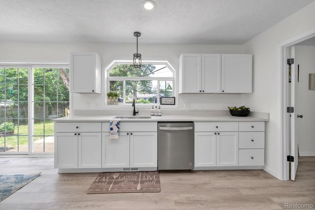 1119 Lathers Street, Garden City, MI 48135