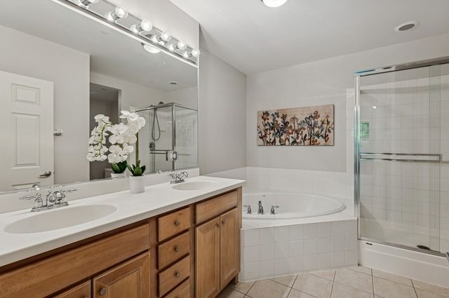 2700 Summit Drive 409, Glenview, IL 60025