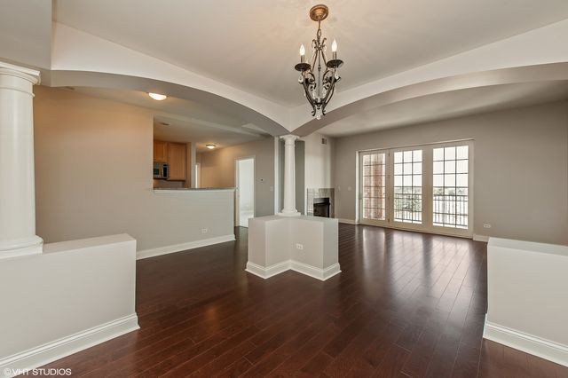 2700 Summit Drive 409, Glenview, IL 60025