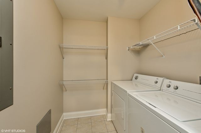 2700 Summit Drive 409, Glenview, IL 60025